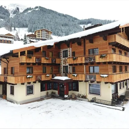 In Out Unterellmau Hotel 3*