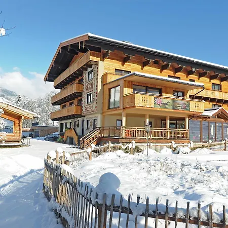 Hotel In Out Unterellmau 3*