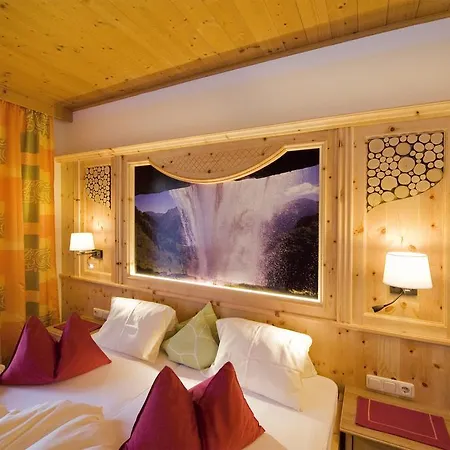 In Out Unterellmau 3*