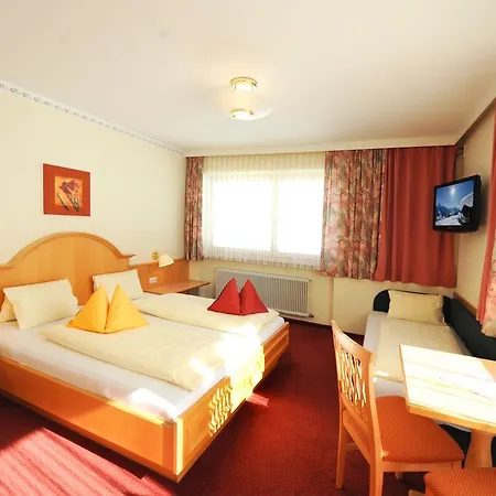 Hotel In Out Unterellmau 3*