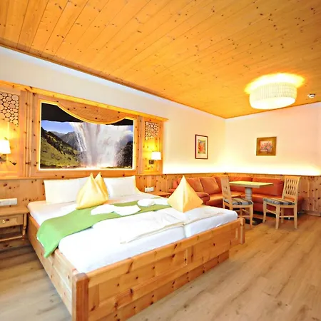 Hotel In Out Unterellmau Saalbach