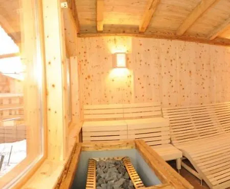 Hotel In Out Unterellmau 3*
