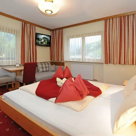 In Out Unterellmau Hotel 3*